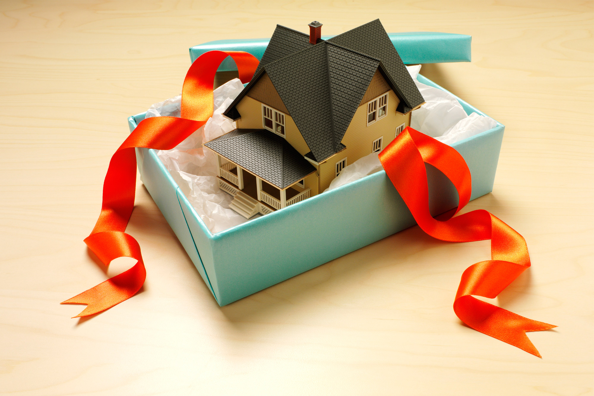 The Best Holiday Gifts for New Homeowners - Capital Mortgages